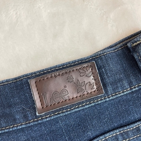 ❌SOLD Lee Relaxed Straight Leg at the Waist Denim Jeans, Medium Wash, Size 14 S - Picture 5 of 6